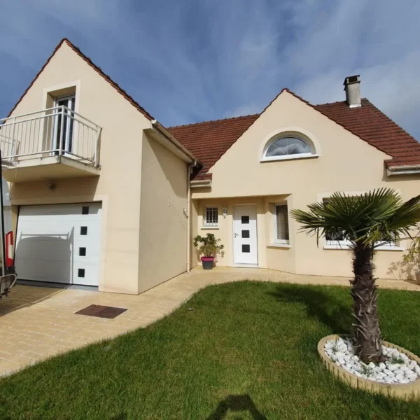 lexpertmenuisier77-porte-de-garage-porte-dentree-blanc-pvc