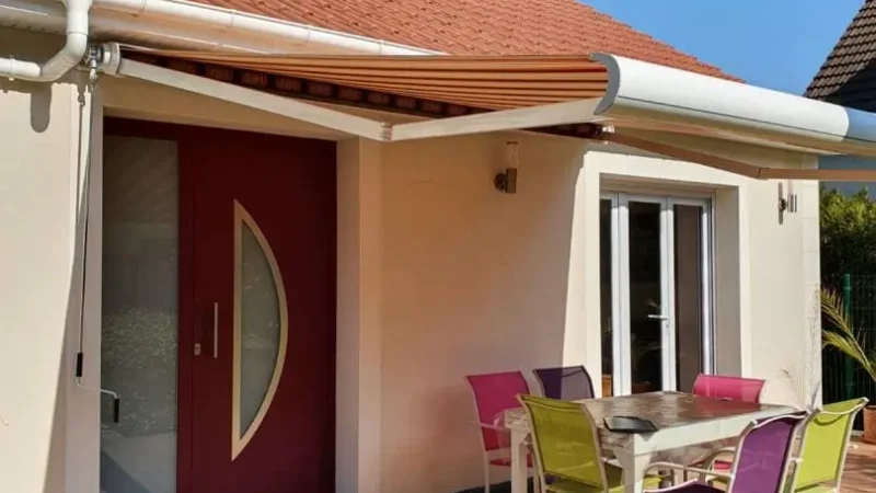 lexpertmenuisier77-porte-dentree-vitree-rouge