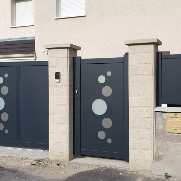 lexpertmenuisier77-portillon-portail-metal-pvc-gris